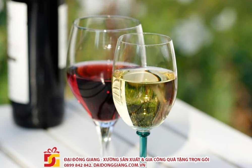 Rượu vang trắng & đỏ - Quà tặng phù hợp cho đối tác Trung Quốc