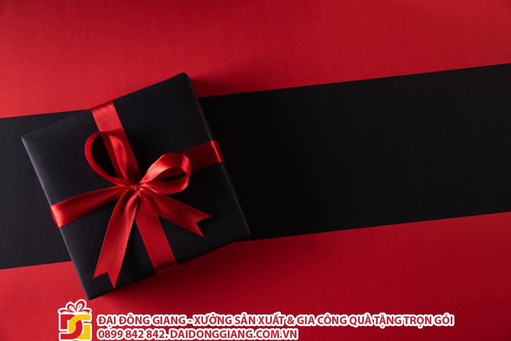 Quà tặng giúp Nhân viên hài lòng dẫn đến người tiêu dùng hài lòng